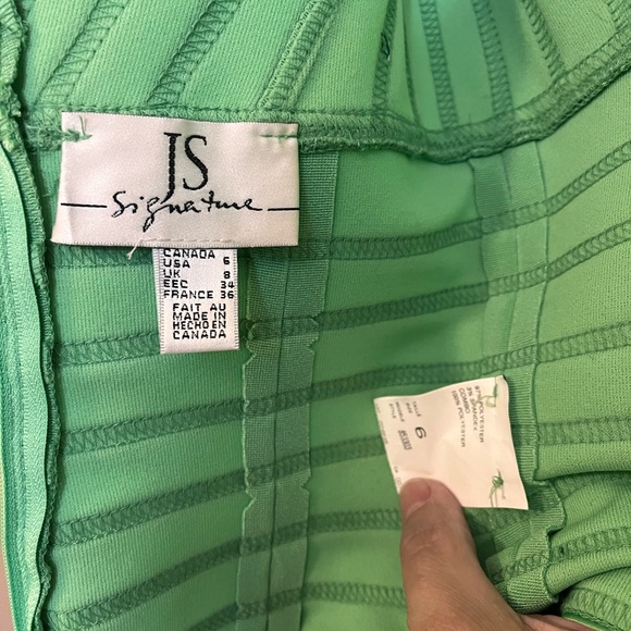 JS Signature Top - beautiful, light green short top, Size 6 - Picture 3 of 3